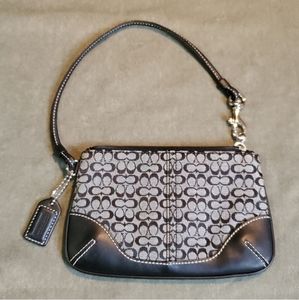 [Coach] 🖤 Black Signature Leather Trim Wristlet Pouch Clutch
